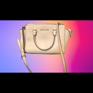 Michael Kors medium Saffiano leather tote purse